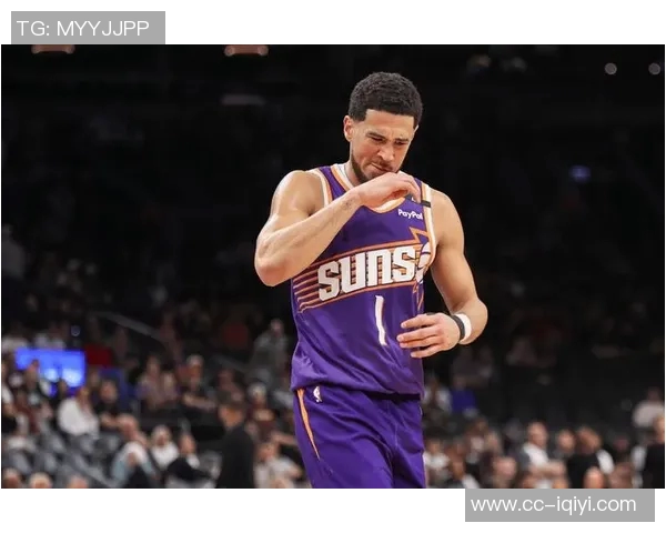 布克强调新三巨头需稳步前行吸取教训避免重蹈覆辙 布克强调新三巨头需稳步前行吸取教训避免重蹈覆辙