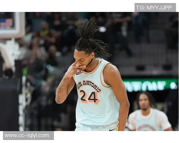 瓦塞尔22分钟高效表现8投6中斩获18分4篮板2助攻助力球队胜利