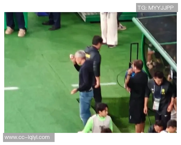 国安队员昨晚齐聚塞蒂恩住处送别情深意重温暖时刻 国安队员昨晚齐聚塞蒂恩住处送别情深意重温暖时刻