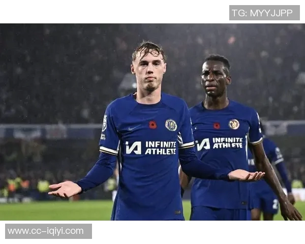 切尔西俱乐部庆祝百场里程碑为帕尔默等五名球员颁发纪念礼物