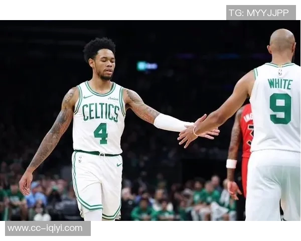 安芬尼西蒙斯回顾绿军首秀表现从紧张到自如掌控比赛节奏