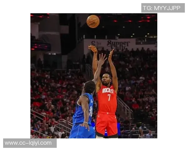 杜兰特表现稳定半场8投5中贡献11分5助攻助力球队争胜 杜兰特表现稳定半场8投5中贡献11分5助攻助力球队争胜